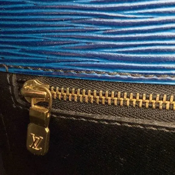 Louis Vuitton Blue Epi St Cloud Bag