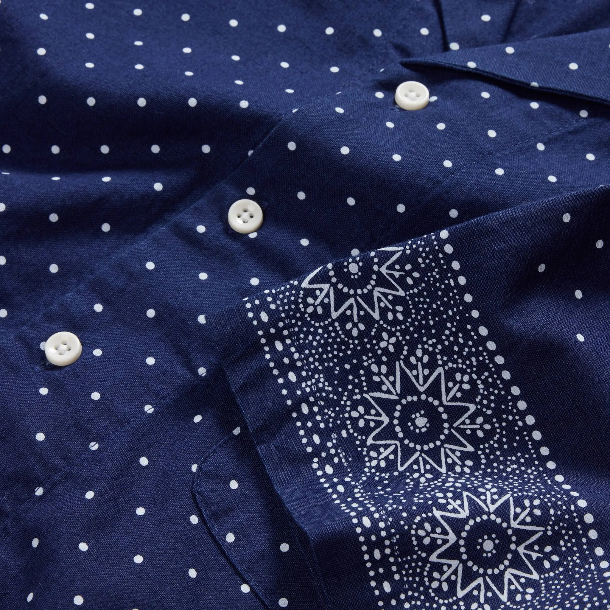 The Short Sleeve Hawthorne in Indigo Star Dot Border